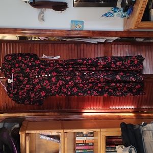 Beautiful black/rose patterned mid calf dress, new